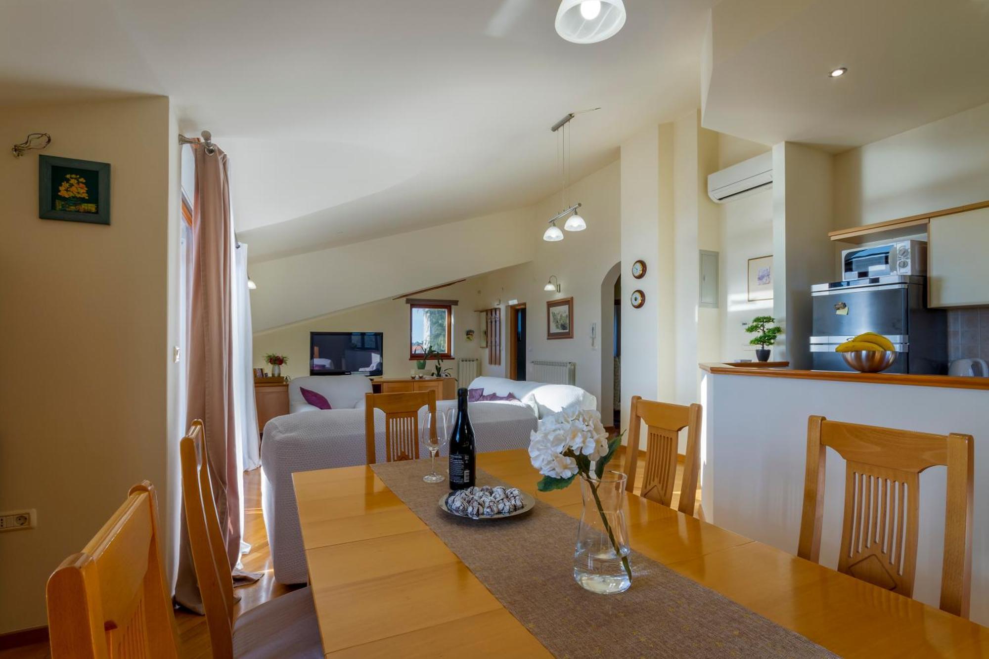 Apartment Mirjan